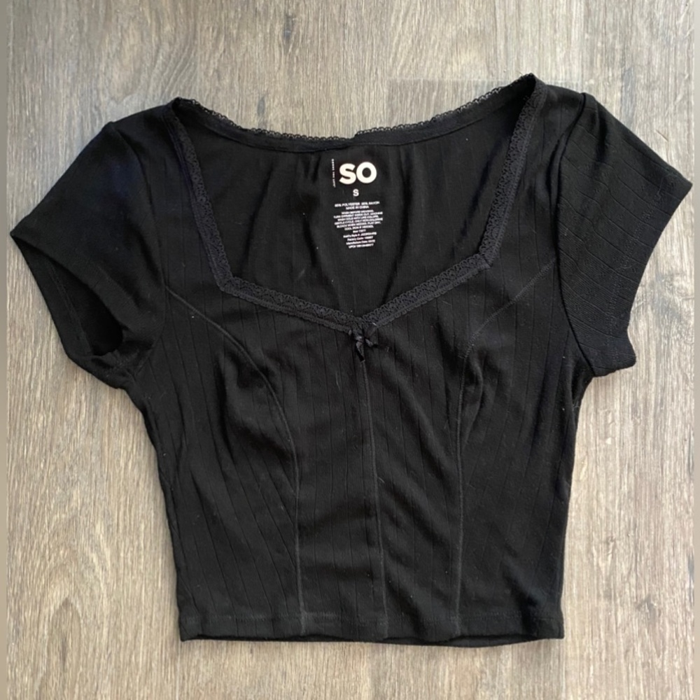 Black Lace Cropped Tee